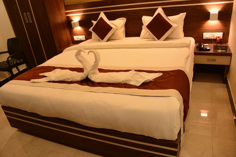 Superior Double Room, 1 King Bed, City View photo 3