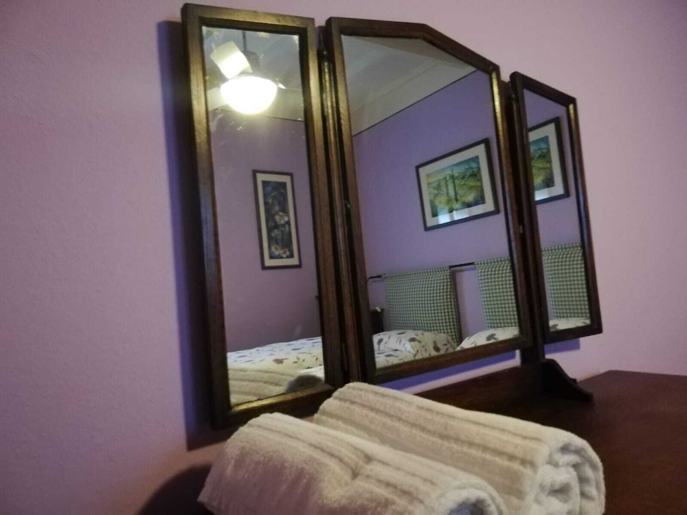 Twin Room, Shared Bathroom photo 3