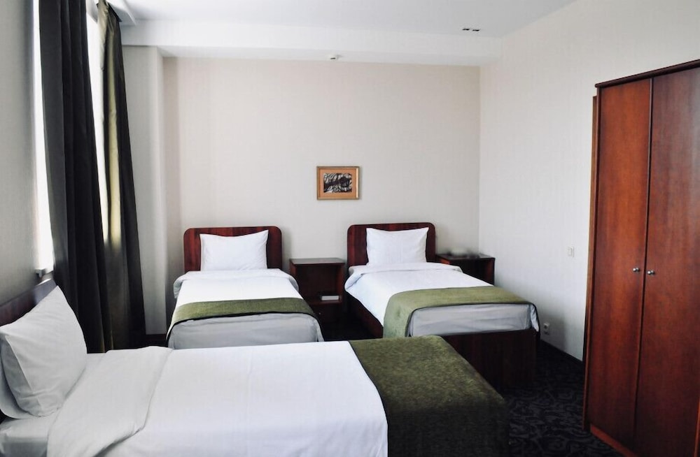 Basic Triple Room