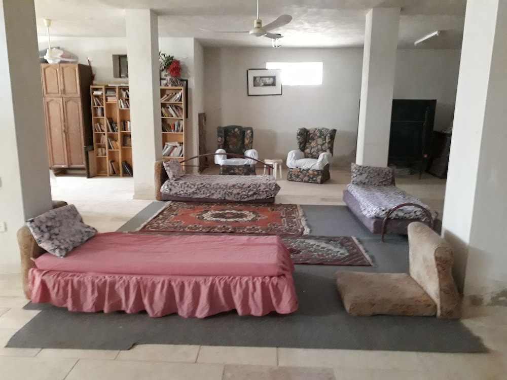 Triple Room, 3 Twin Beds, Private Bathroom (Dormitory) photo 1