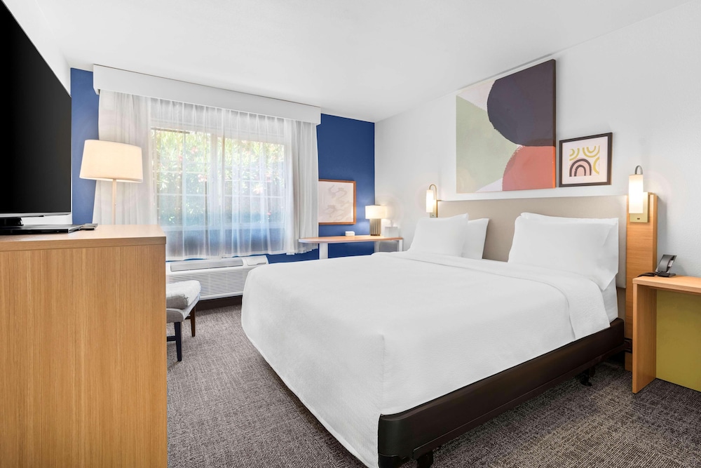 Room, 1 King Bed, Accessible (Roll-In Shower) - Photo 1