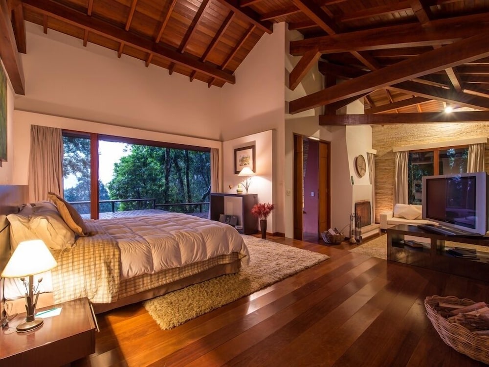 Honeymoon Suite, Garden View
