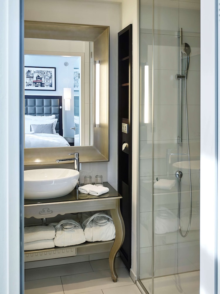 Deluxe Room - Photo 1