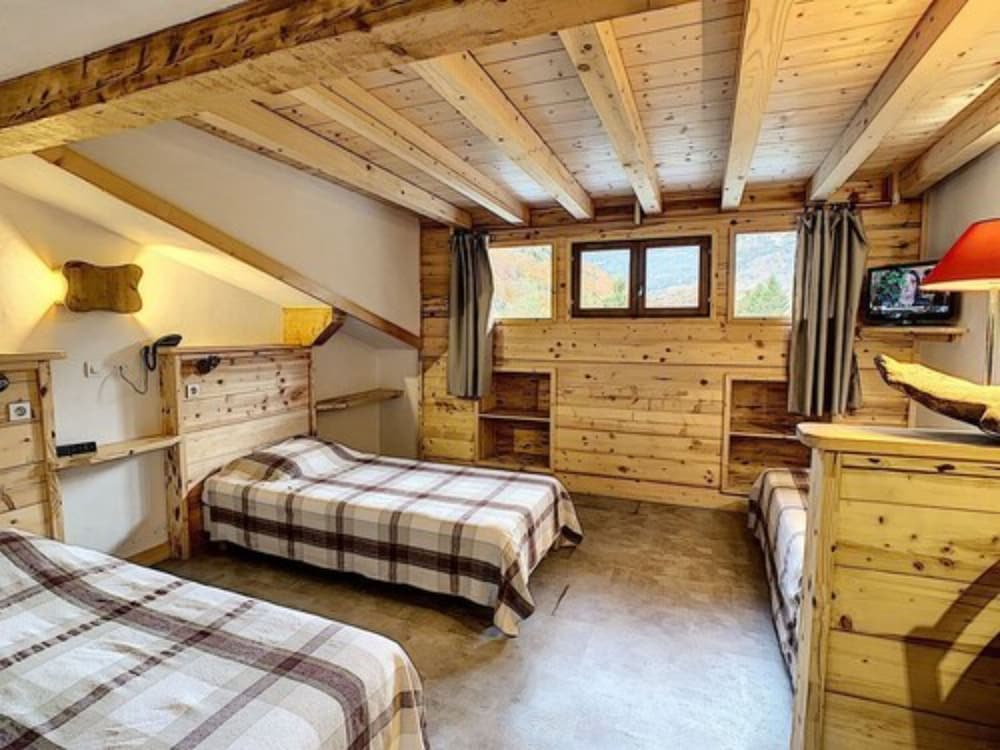 Economy Triple Room