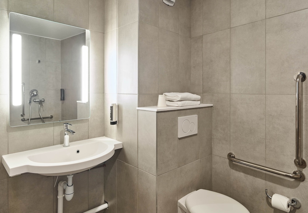 Double Room, Non Smoking - Photo 2