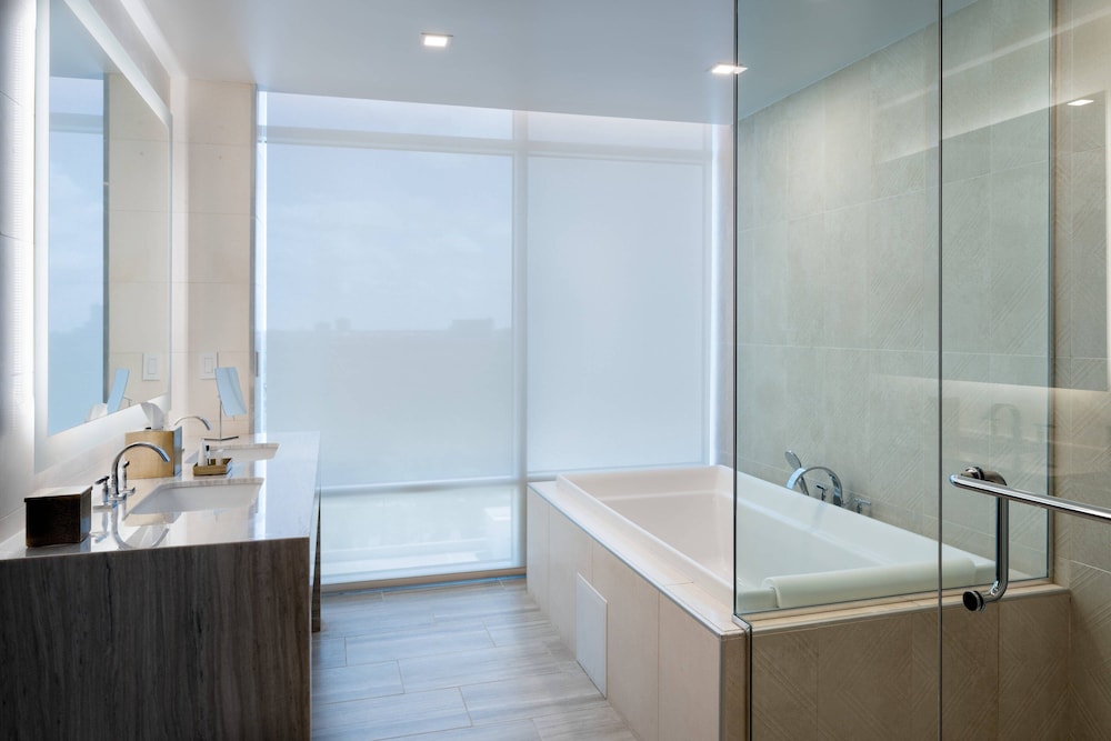 Luxury Suite, 1 Bedroom, Balcony