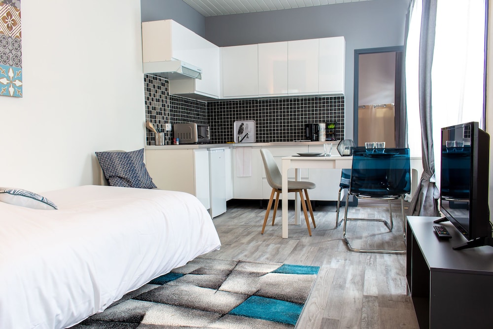 Suite, Ensuite, Garden View photo 2