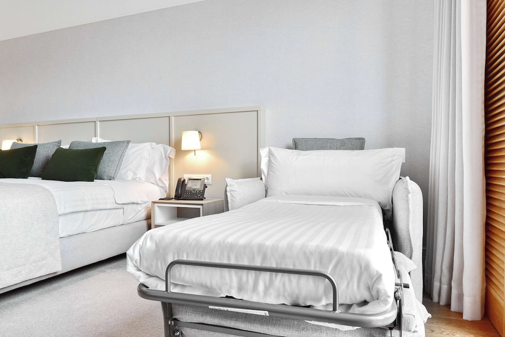 Premium Room, 1 King Bed, Golf View - Photo 6