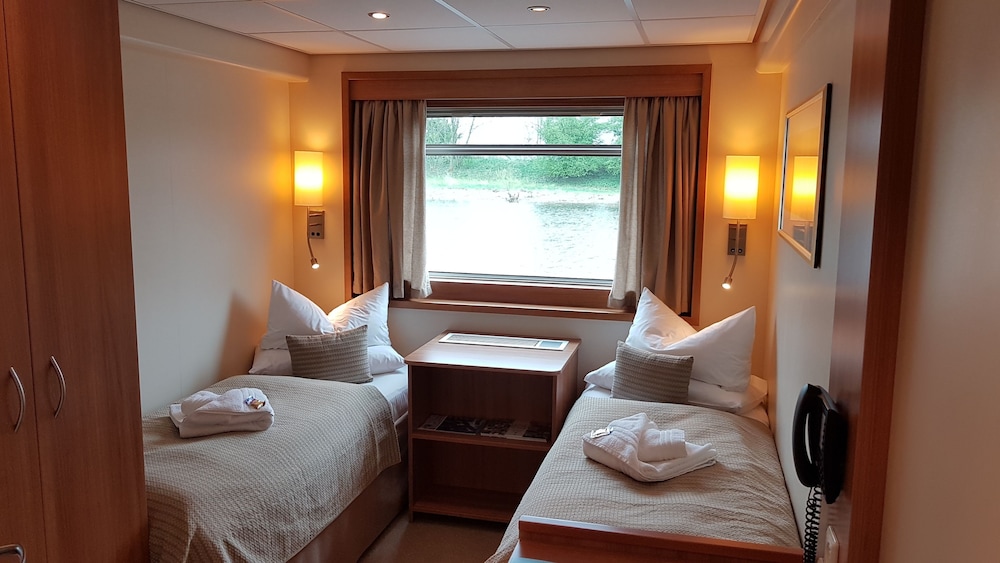 Cabin (Upper Deck)