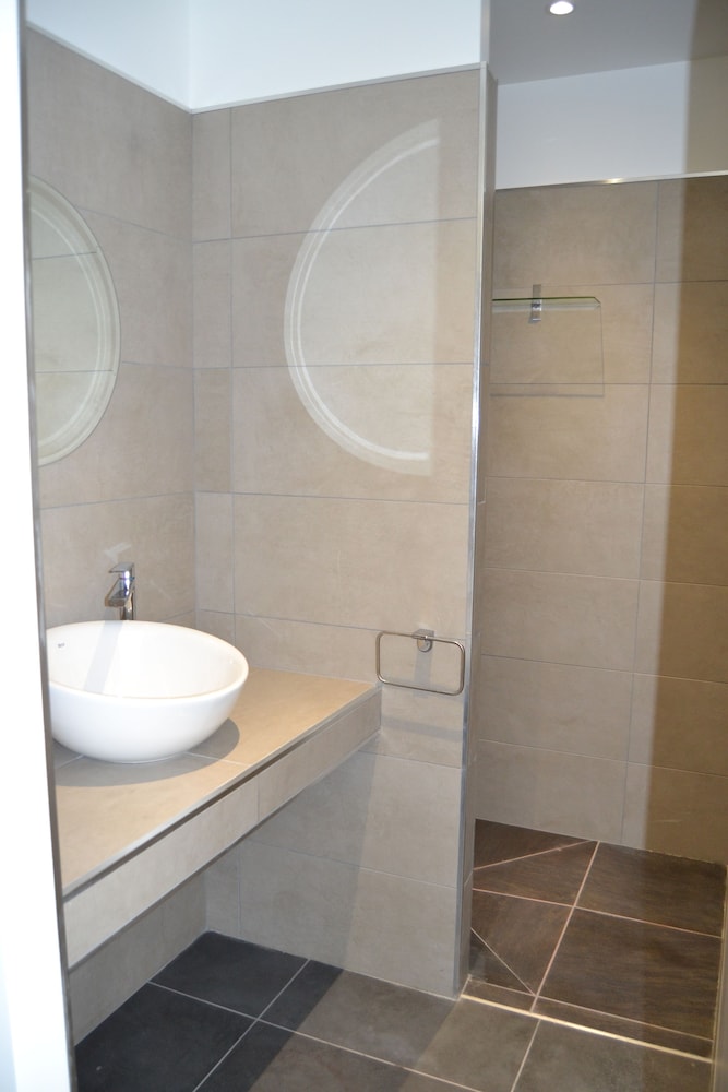 Luxury Apartment, 3 Bedrooms, Ocean View photo 3