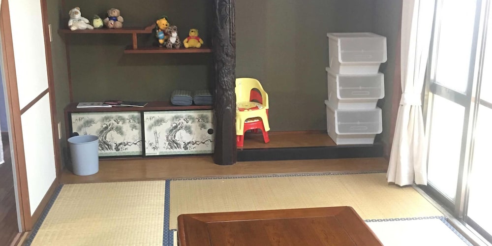 Triple Room, Non Smoking, Shared Bathroom