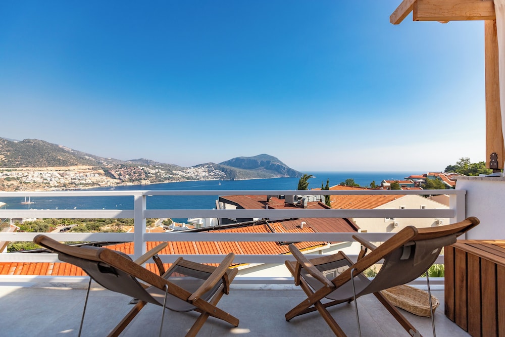 Penthouse Room, Jetted Tub, Sea View - Photo 14