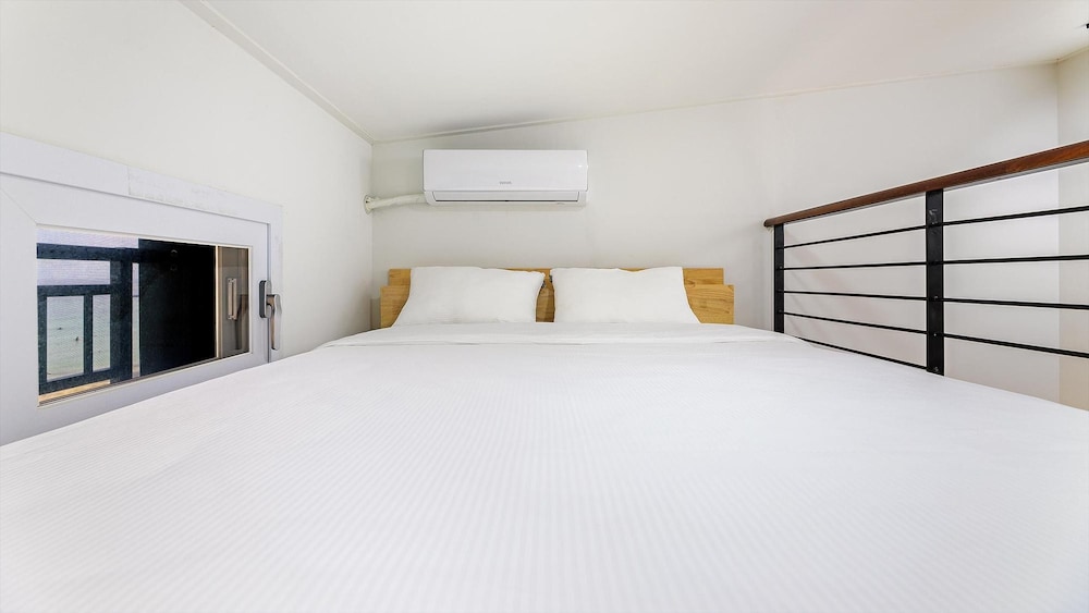 Basic Room, 1 Bedroom (303 (ocean view)) - Photo 6