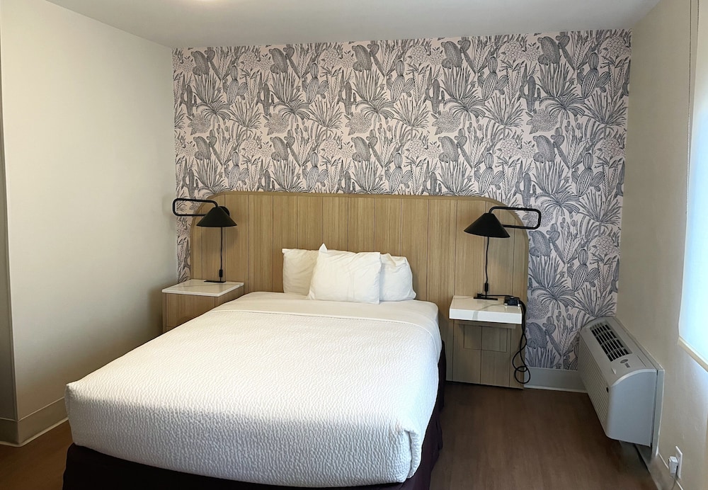 Superior Room, Multiple Beds - Photo 3