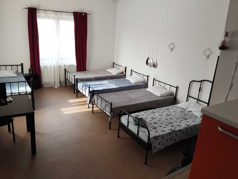 Family Room, Multiple Beds photo 2