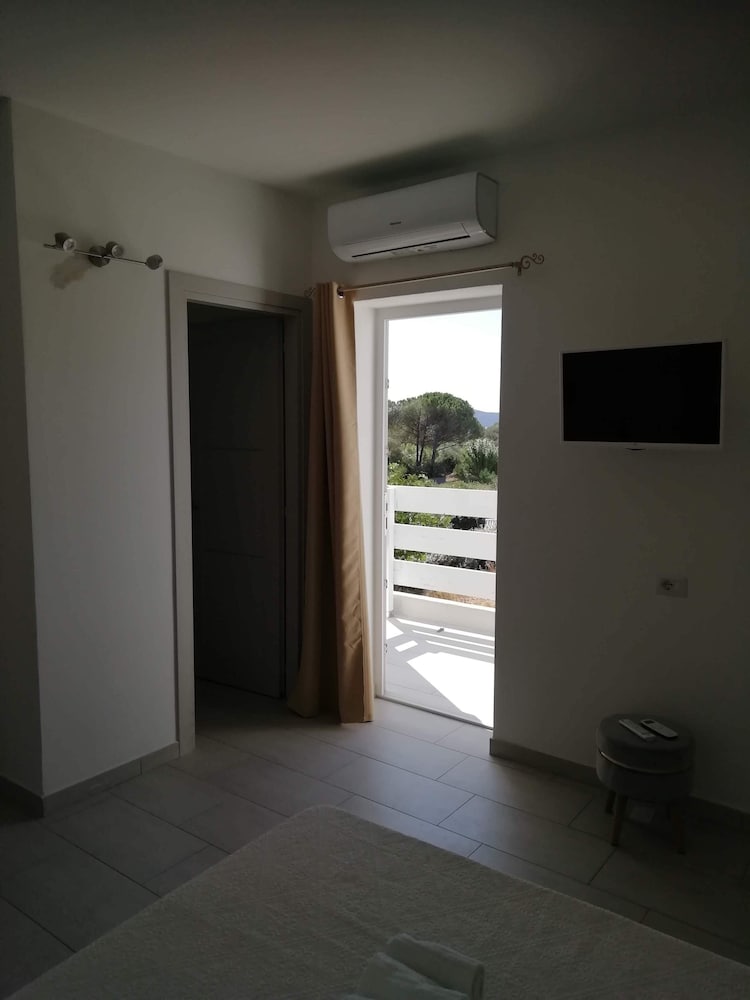 Deluxe Quadruple Room (Tavolara) photo 3