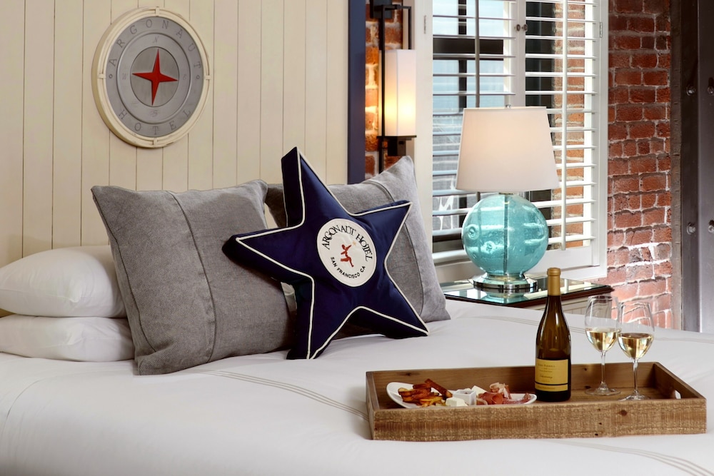 Room, 2 Queen Beds, Mobility Accessible, Bay View (Roll-In Shower) - Photo 3