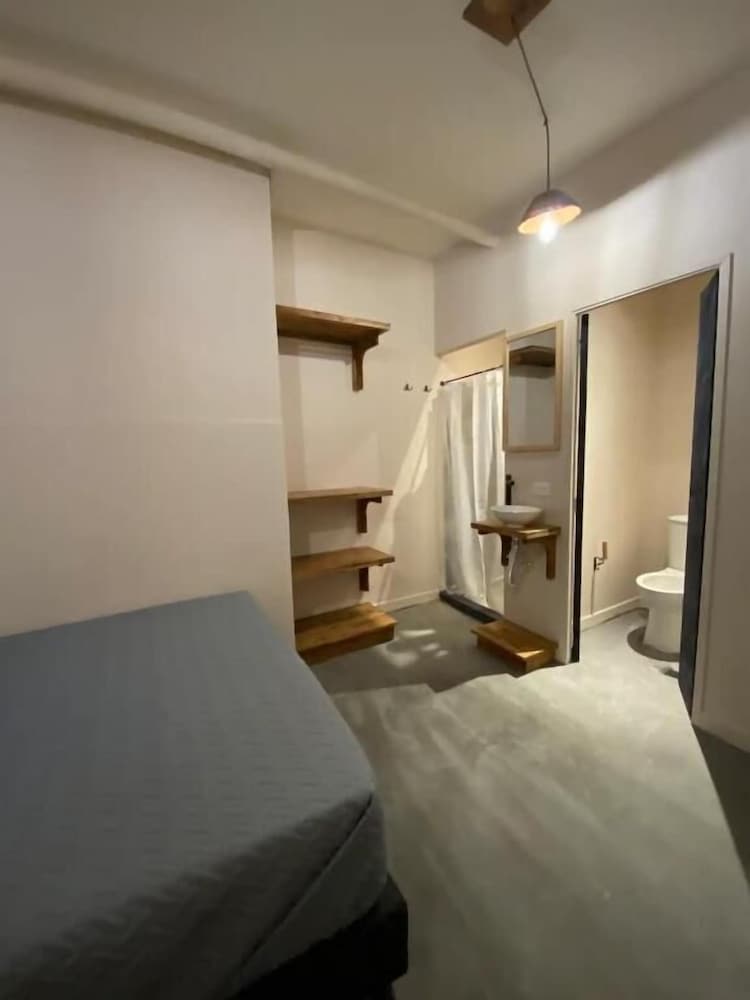 Basic Room, 1 Double Bed, Ensuite photo 2