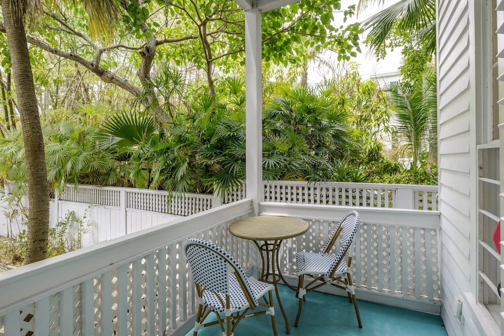 King Suite Balcony - James House - Photo 6