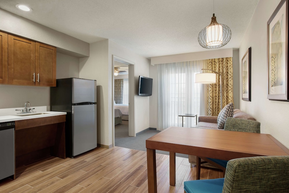 Suite, Accessible, Non Smoking - Photo 5