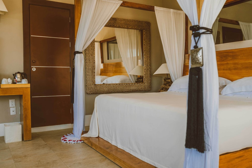 Nefertiti Honeymoon Suite