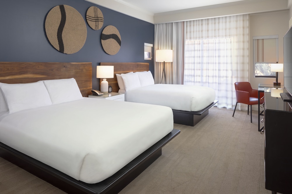 Room, 2 Queen Beds, Patio - Photo 1