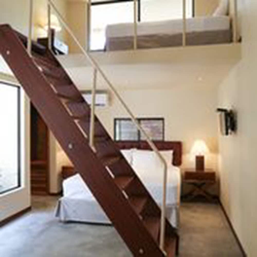 Loft, Multiple Beds, Non Smoking photo 1