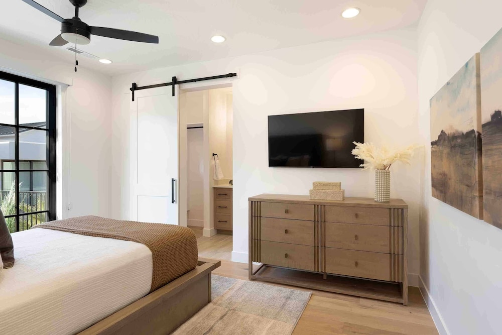 House, Multiple Bedrooms photo 1