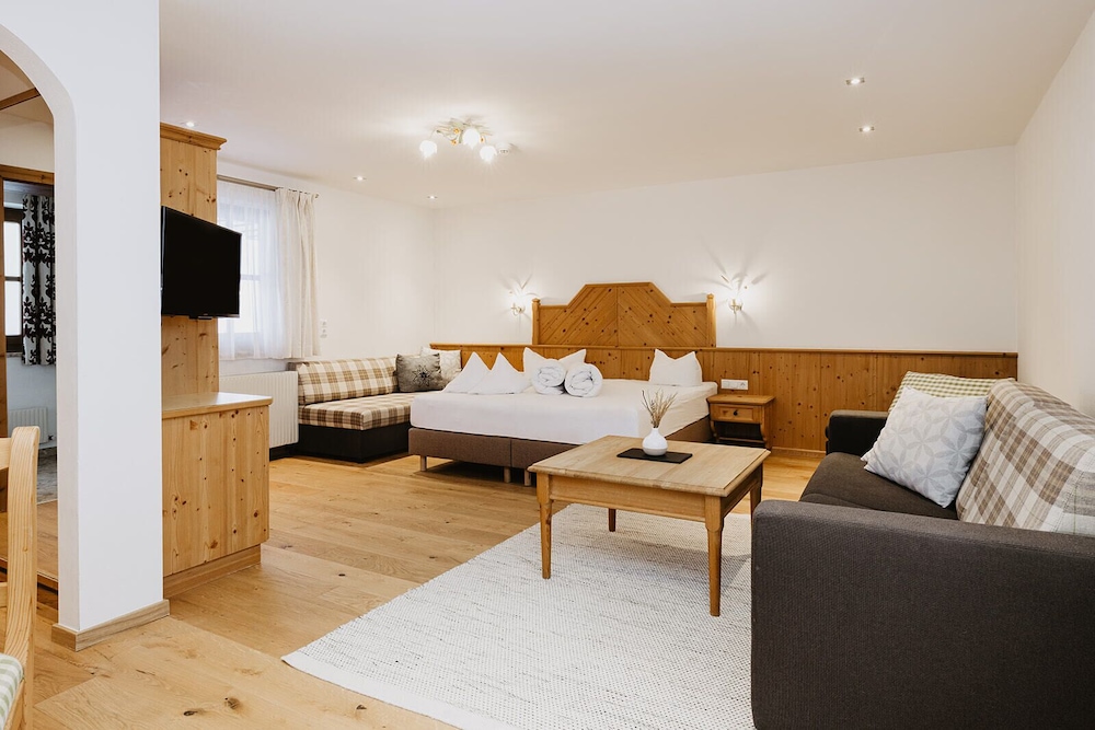 Triple Room, Balcony, Mountain View (Alpensuite)