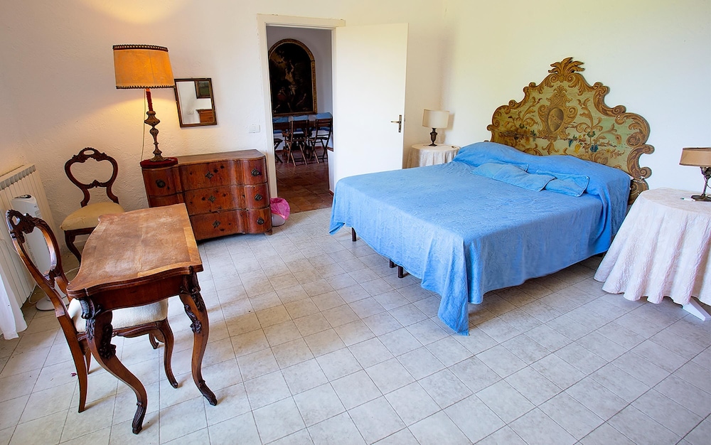Villa photo 1