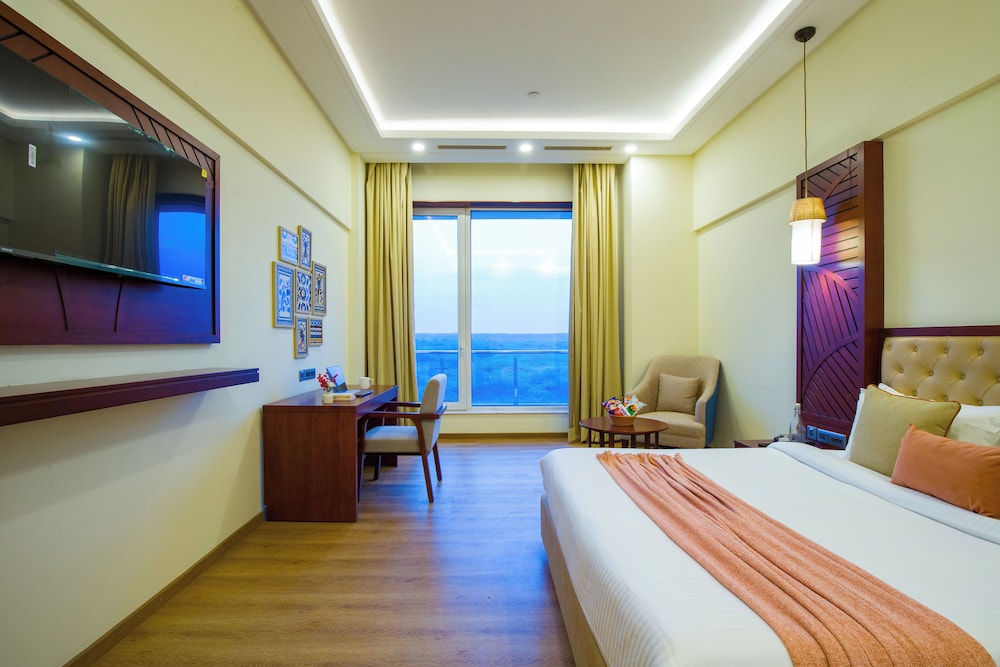 Deluxe Room, 1 King Bed, Balcony