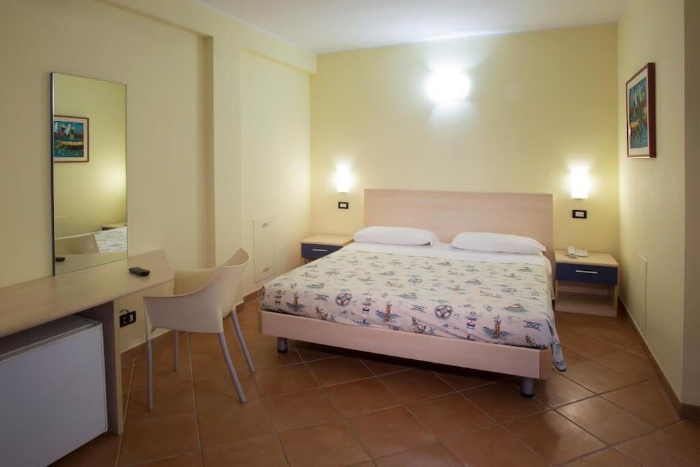 Comfort Room, Garden View