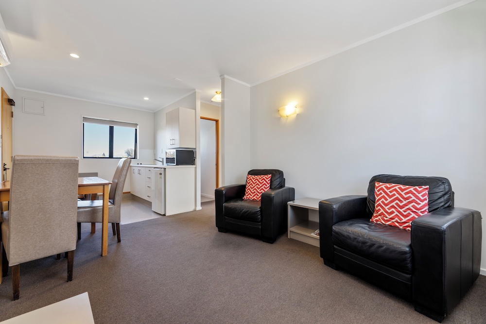 One Bedroom Spa Suite - Photo 1