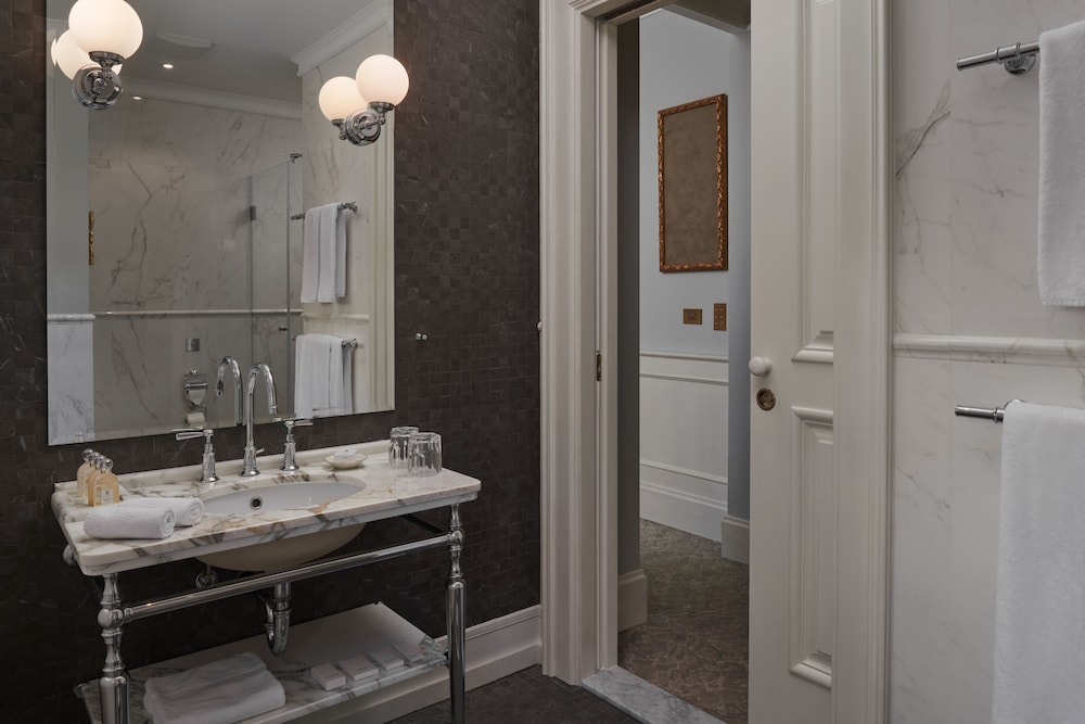 Premium Double or Twin Room, City View - Photo 6
