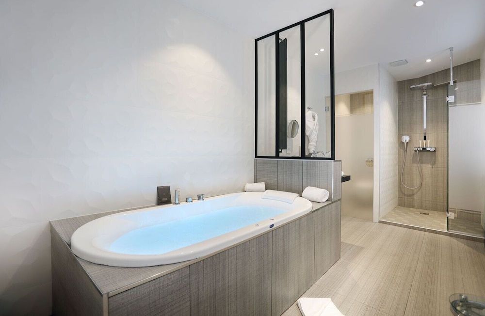 Suite, 1 Queen Bed