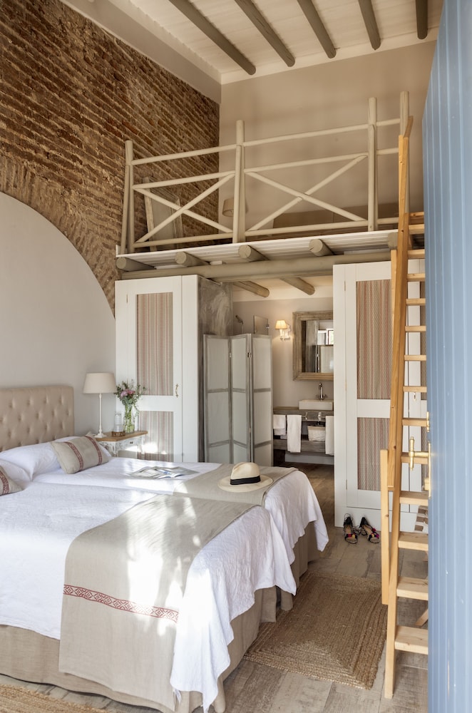 Family Suite, Mezzanine