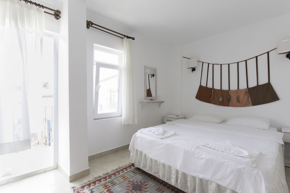 Standard Double or Twin Room - Photo 3