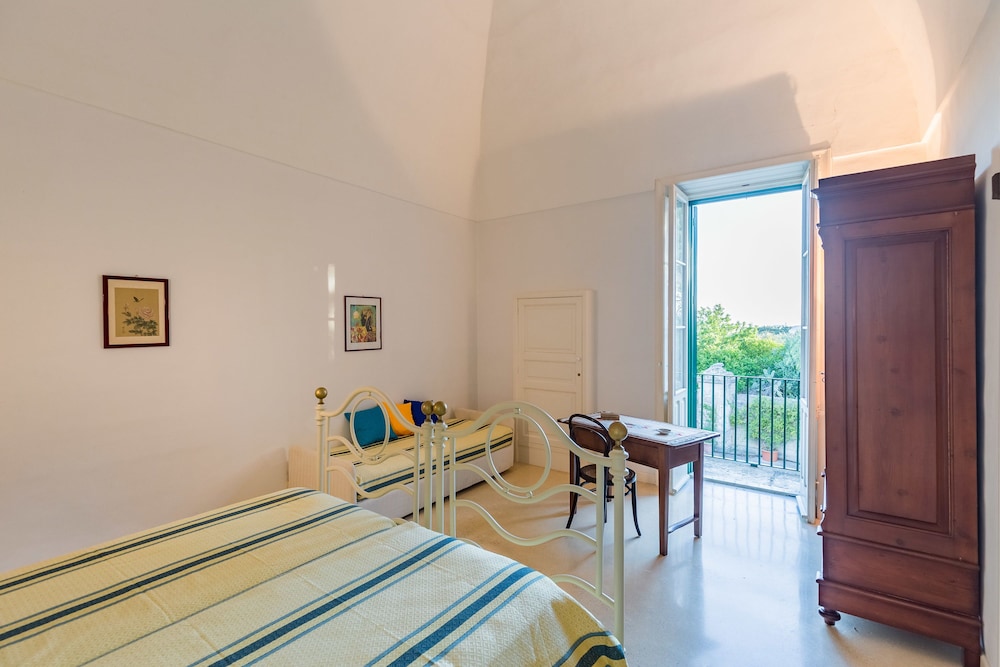 Triple Room, Pool Access photo 3