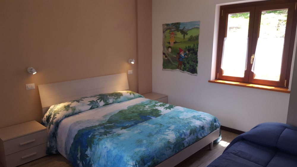Triple Room, 1 Queen Bed photo 1