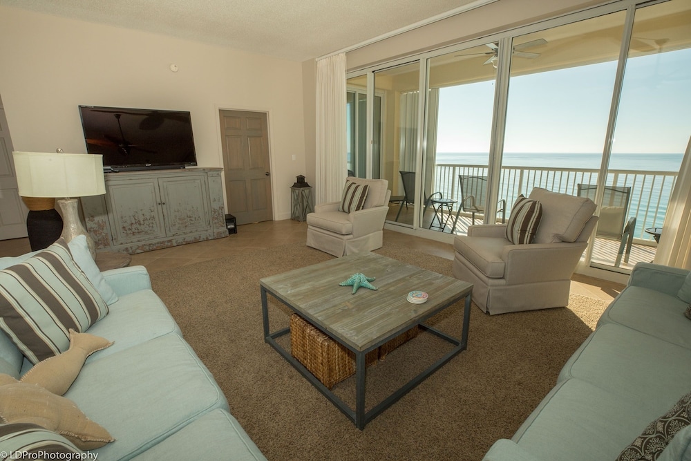 Condo, 3 Bedrooms