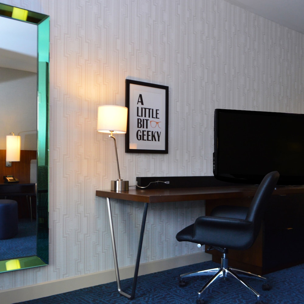 Room, 2 Double Beds, Tower (Hearing Accessible) - Photo 2