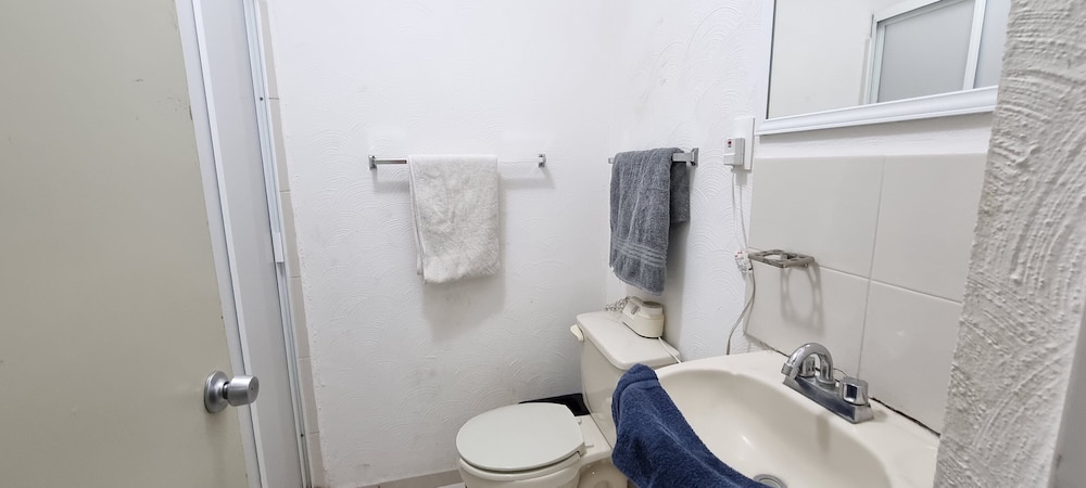 Basic Apartment photo 2