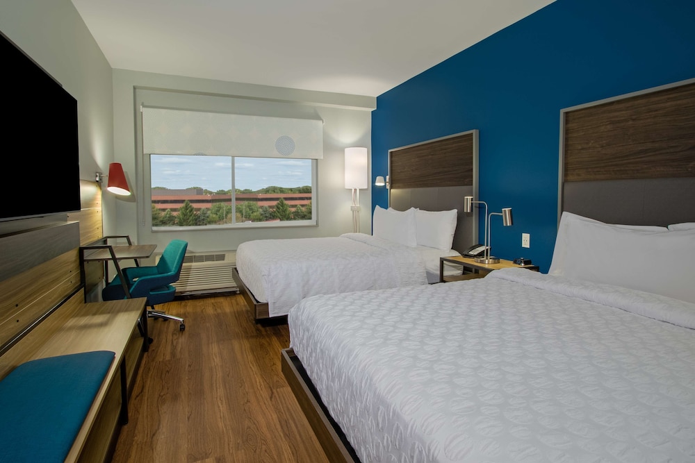 Room, 2 Queen Beds - Photo 3