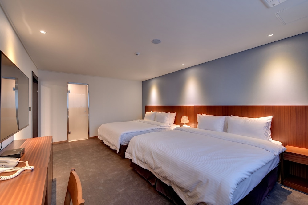 Ocean View Sea & Moon Suite Room photo 3