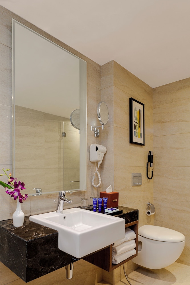 Deluxe Suite - Photo 2