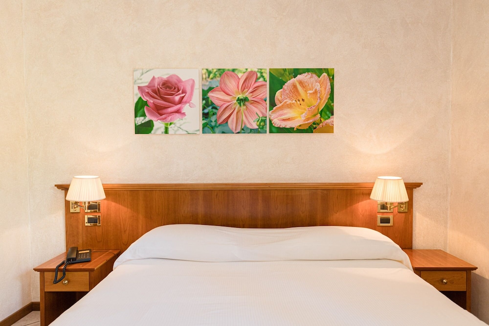 Standard Double Room - Photo 2