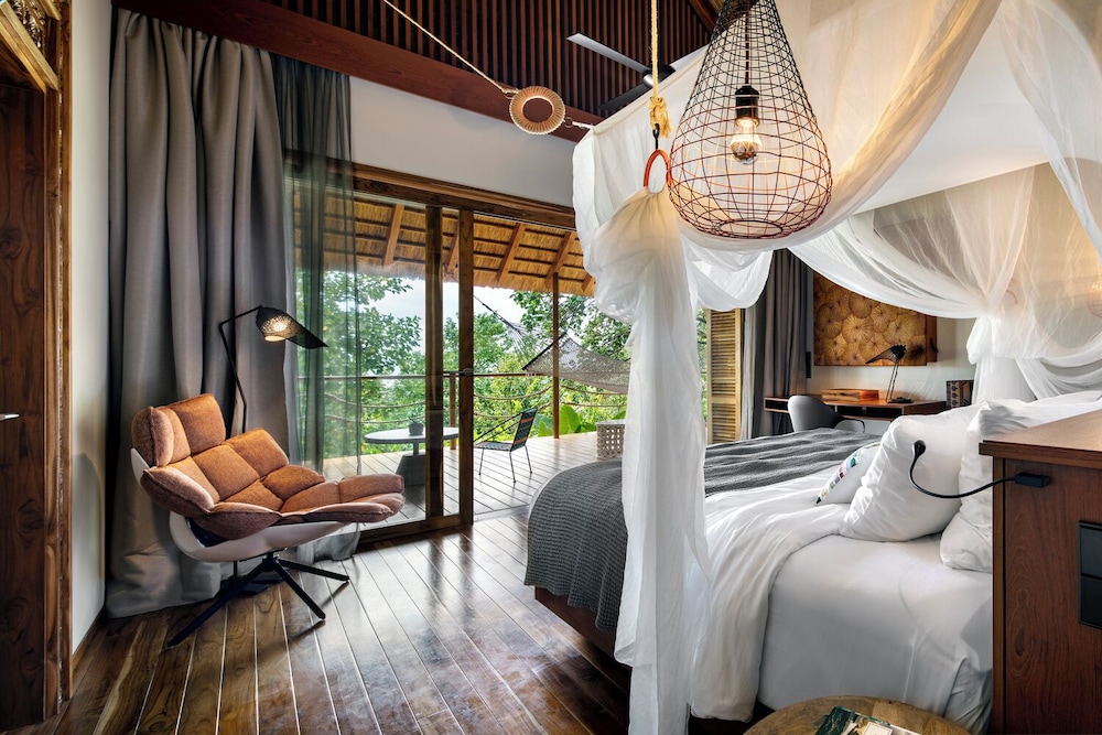 Bungalow, 1 King Bed, Garden View