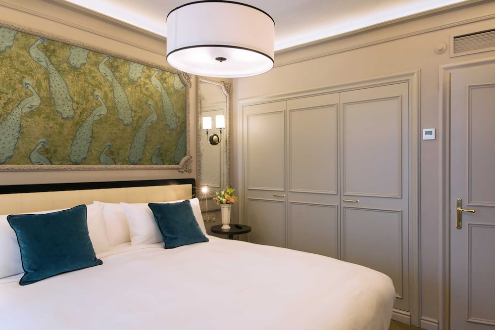 Junior Suite (El Avenida Palace)