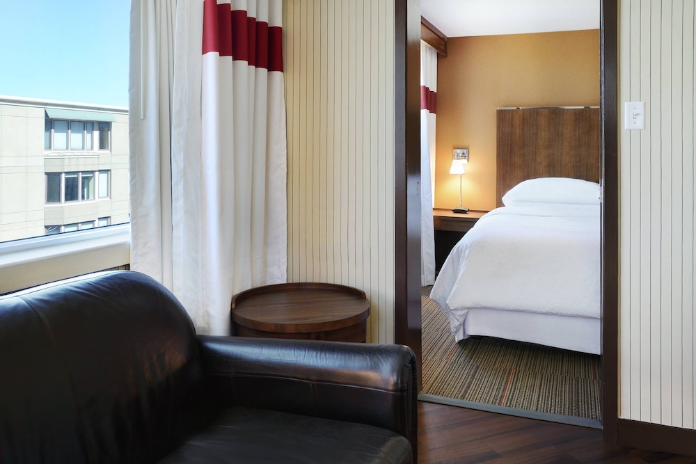 Junior Suite, 1 Bedroom - Photo 2
