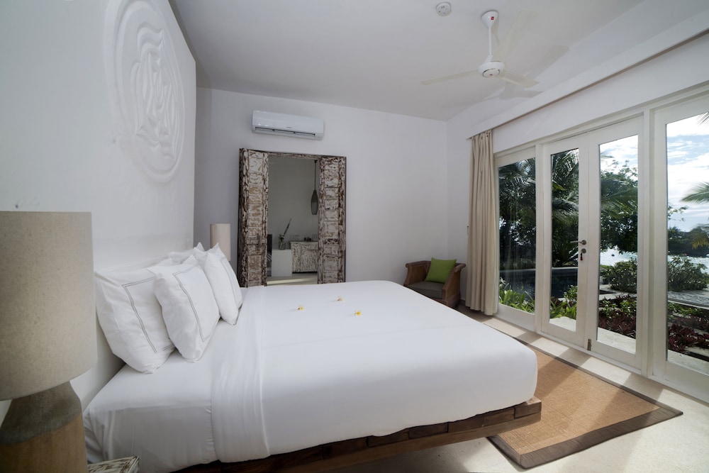 Ambassador 2 bedroom Villa, Private pool Ocean Front